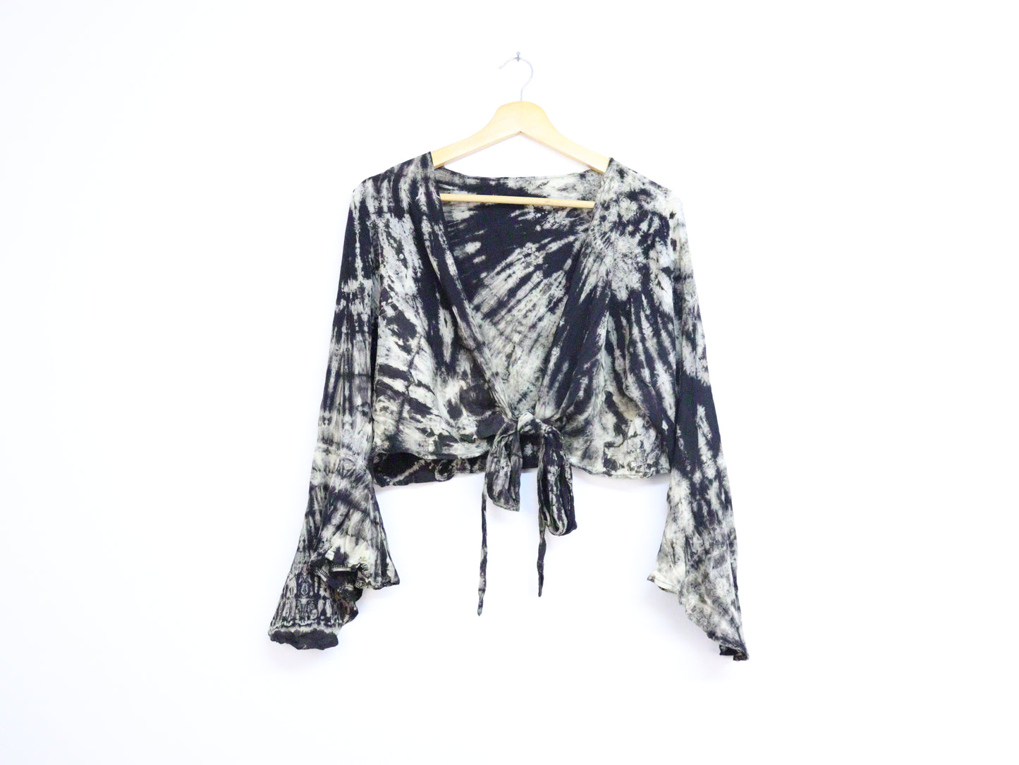 Tie-Dye Cropped Cardigan Wrap with Flared Bell Sleeves and Tie Closure - Black and White