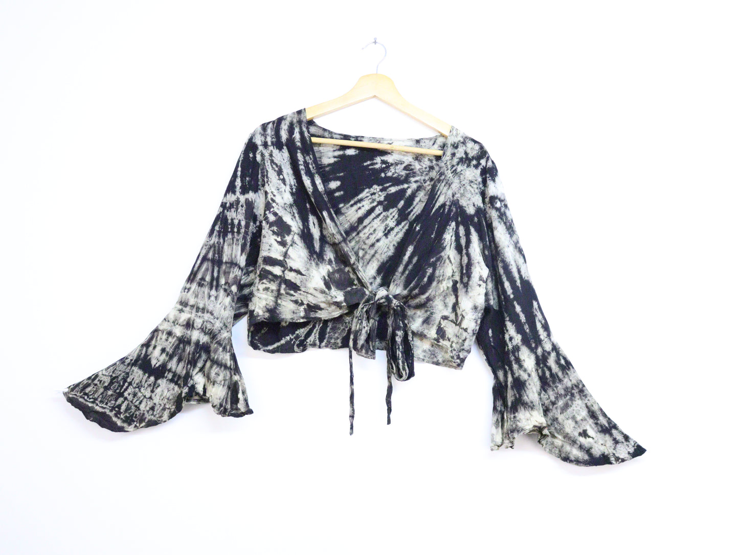 Tie-Dye Cropped Cardigan Wrap with Flared Bell Sleeves and Tie Closure - Black and White