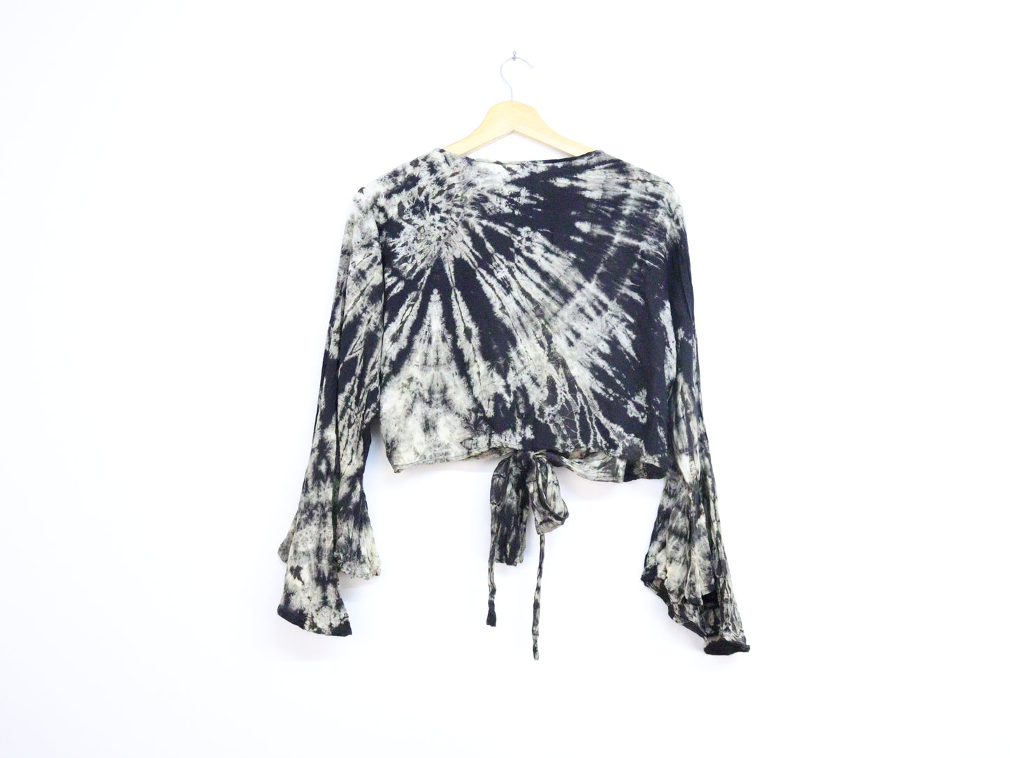 Tie-Dye Cropped Cardigan Wrap with Flared Bell Sleeves and Tie Closure - Black and White