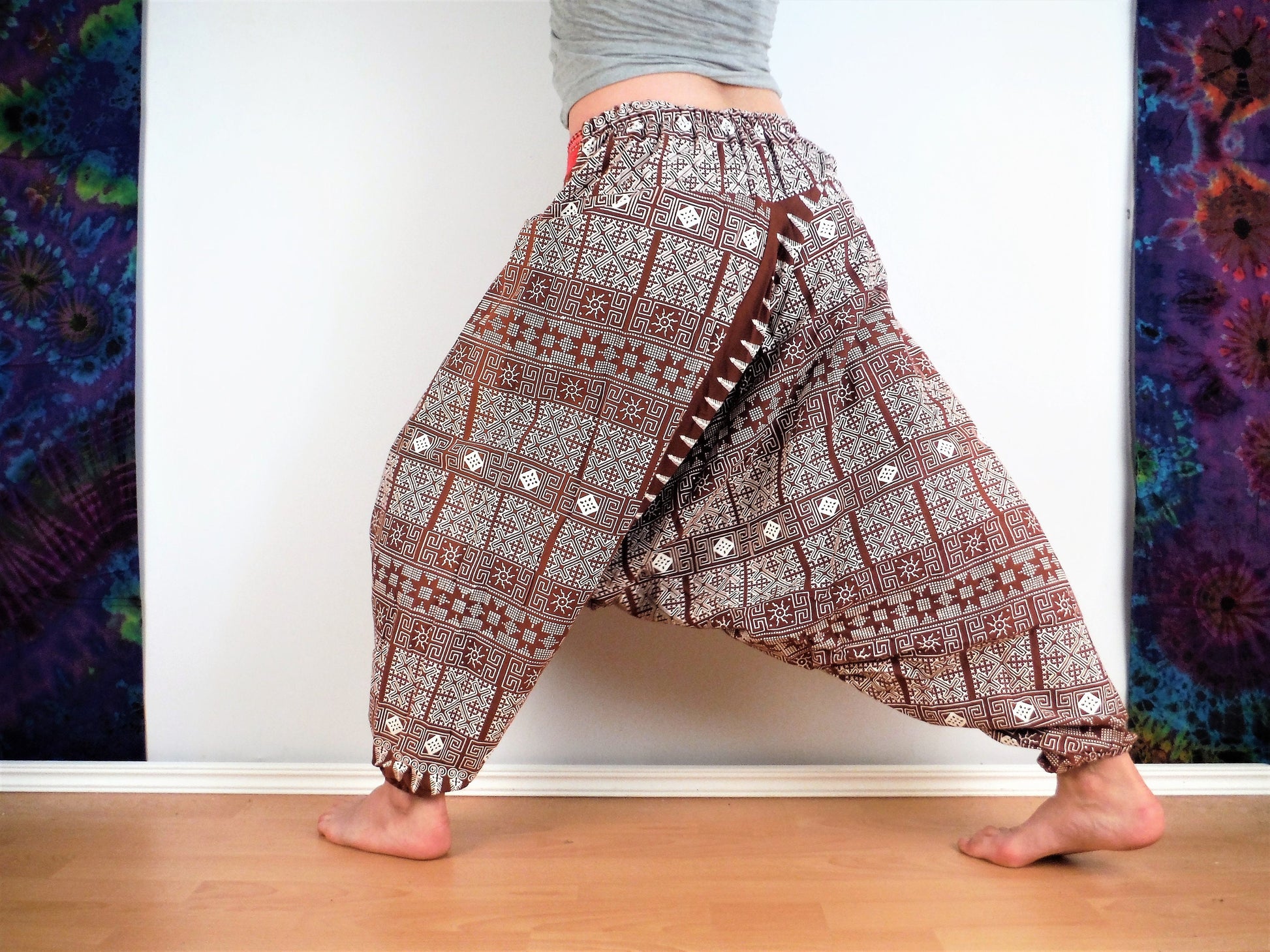 Stay Cozy in Our Harem Pants!  Harem pants, Elephant pants outfit, Harem  pants outfit