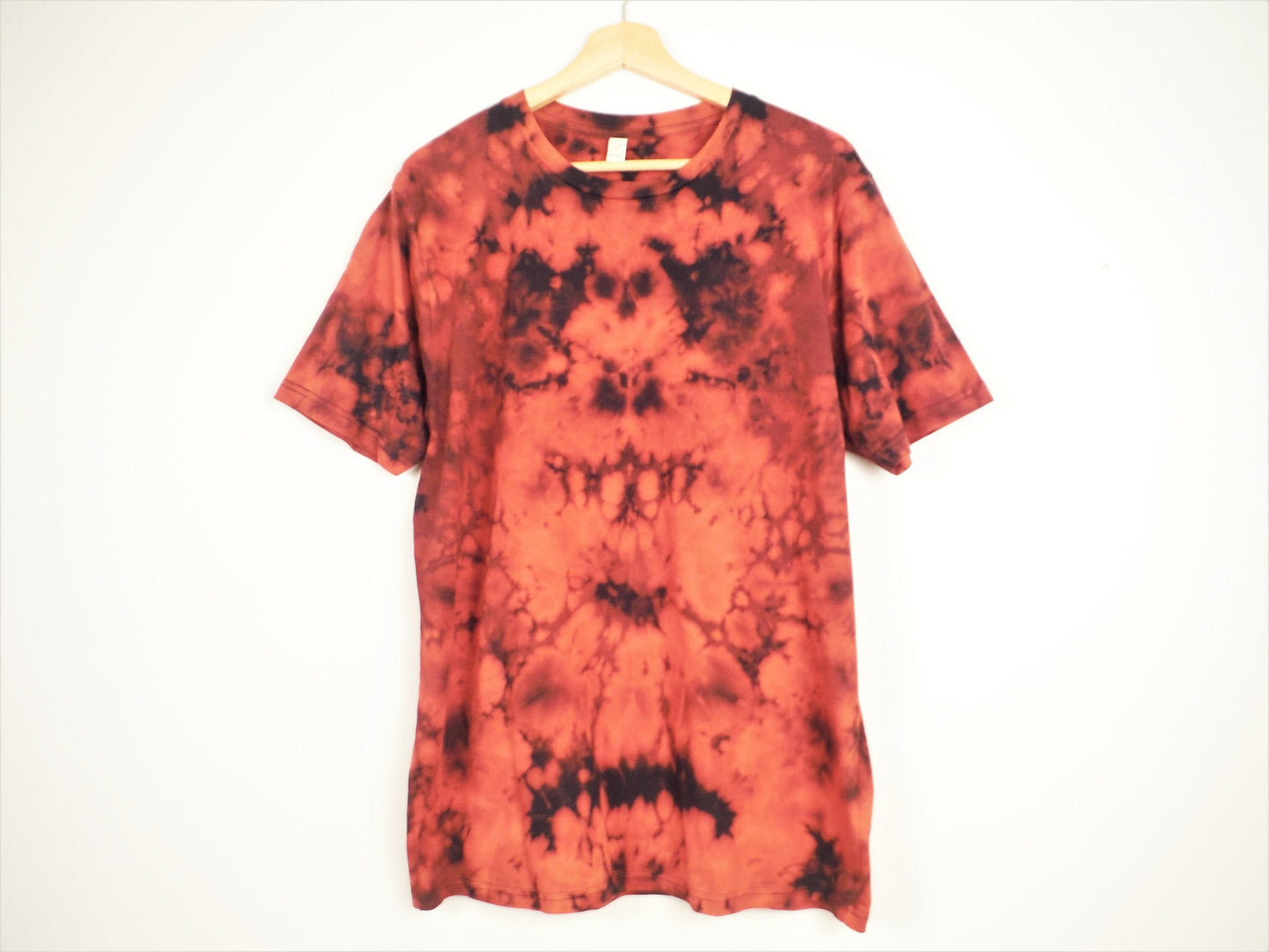 Ice Dyed Bleach T-Shirt (Organic Cotton) - Navy / Red L